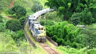 Locomotivas em força total para vencer rampas com trens carregados