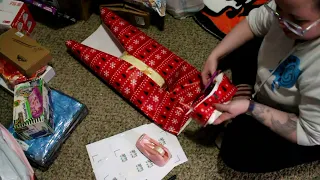 Wrap Gifts With Me: Chit Chat Extravaganza