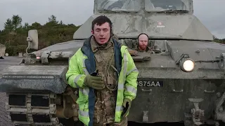 British Army Trains Ukrainian Tank Crews on Challenger 2 / Як українці Challenger 2 опановували