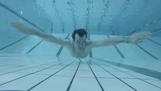 How to swim to the bottom of the pool (dive deeper underwater)