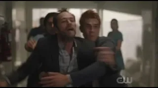 Fred Punches Hiram | 3x01 | Riverdale