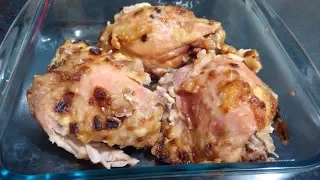 Sobrecoxa de frango assada com creme de cebola  muito fácil de fazer