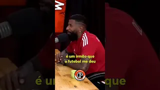 Rodinei sobre mão no peito no hino da Colômbia #flamengo #rodinei #shorts