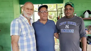 JUNTO A NUESTROS GRAN AMIGO PEDRO DONDE EL PROFESOR JOSE IZQUIERDO BUSCANDO UN PIE DE CRIA