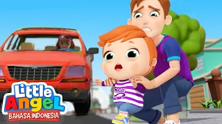 Waspadai Bahaya Ketika Bermain ⚽️ Kartun Anak | Little Angel Bahasa Indonesia