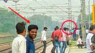 Gatimaan Express Scare Passengers of Taj Express at 160 kmph | Indian Railways