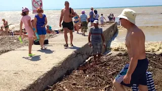 Архипо-Осиповка 18.07.18 : уборка пляжа после стихии / Купаются ли сегодня на море?