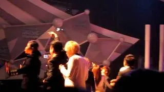 111129 MAMA - Eunhyuk and Shindong dancing during Dr Dre & Snoop Dogg's performance 3