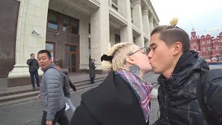 KISSING SELFIE PRANK IN RUSSIA | ЦЕЛУЕМ ДЕВУШЕК | ПИКАП ПРАНК |Хочу девушку 24 часа (Кирилл Шучер)