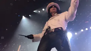 Alice Cooper - Raleigh NC 10-08-18 - School's Out with Another Brick in the Wall