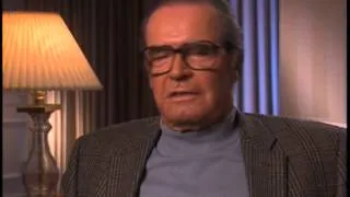 James Garner on working for Jack Warner - EMMYTVLEGENDS.ORG