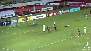 momen ketika Boaz mencetak gol ke gawang Persipura Borneo vs Persipura