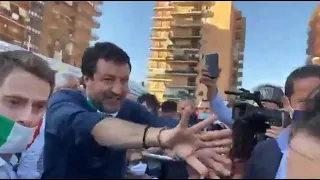 Salvini a Mondragone, protesta blocca comizio: "Preferiscono illegalità e camorra" (29.06.20)