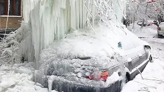 Снежный буран заблокировал Сахалин. Машины и дома оказались под снегом, на улицах нулевая видимость