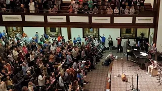 Asbury University Revival in EEUU Hallelujah Holy Lord GOD Almighty Worthy is the Lamb Agnus Dei