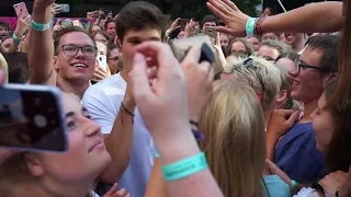 Wincent Weiss im Publikum bei seinen Fans - Bonn Kunstrasen! - Christ Video