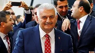 Yilderim einstimming zum AKP-Voristzenden gewählt