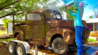 FIRST WASH in 50 years. ABANDONED 1946 international truck rescued.