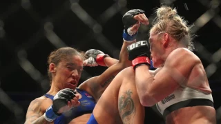 Best of Germaine de Randamie vs. Holly Holm at UFC 208