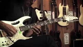 Steve Vai - "Building the Church Improv" Guitar Center Private Sessions