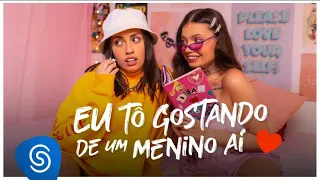 Carol & Vitoria | EU TÔ GOSTANDO DE UM MENINO AÍ