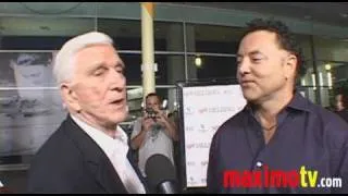 Leslie Nielsen RIP - Interview at STAN HELSING Premiere