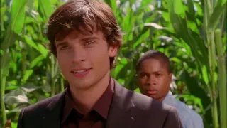 Smallville 2x04 - Jonathan destroys Clark's red kryptonite ring