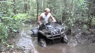 Yamaha Grizzly 660 mudding