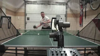 Tenis stołowy - trening z robotem Butterfly Amicus 3000ce