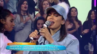 Anitta canta o sucesso "Bang" e coloca a plateia para dançar