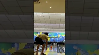 Two handed bowler