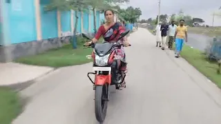 bike riding saree wear