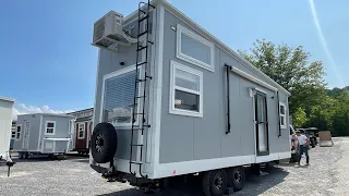 Fully Off Grid, Custom Built Tiny Home, “The Incred-i-Beast, ready to travel the United States 🇺🇸