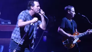 Pearl Jam - Comfortably Numb - Philadelphia (April 29, 2016)