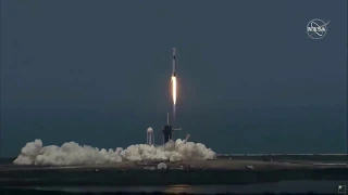 SpaceX Crew Dragon момент взлета с людьми на борту! Исторический момент