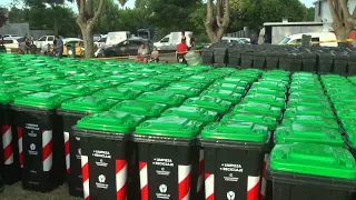 Más de 2000 familias recibieron contenedores para reciclar en Suárez