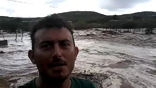 Muita água na comunidade Riacho da Serra após chuva de 100 mm