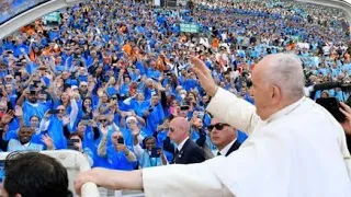 Visite du pape à Marseille : la messe géante s'achève au Vélodrome