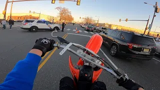 FIRST RIDE OF 2023 ON MY CR85! * WHEELIES THRU PHILADELPHIA EAGLES TRAFFIC! *