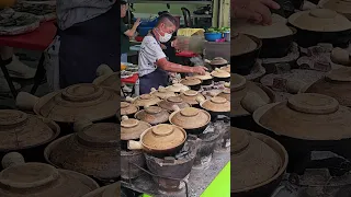 Hard Working Grandpa! Amazing Claypot Chicken Rice Skills - Malaysian Street Food