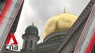 Mosques in Moscow overflowing during Ramadan