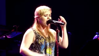 Kelly Clarkson - 'Breathe Me' (Sia Cover)