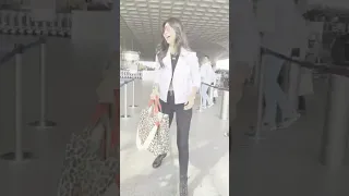 Shilpa Shetty Spotted At Airport #shorts #viral #trending #shortsvideo #shilpashetty