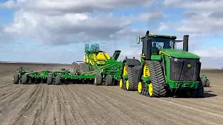 Трактор John Deere преодолел барьер по мощности.