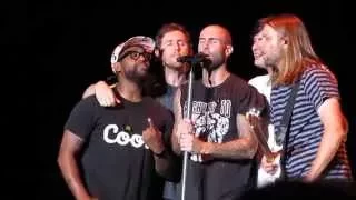 Maroon 5 - Payphone intro a cappella (Live) Hershey Park, PA