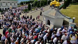 СЬОГОДНІ❗️ Тисячі вірян прибули у лавру на день пам’яті св. ап. Петра та Павла 12.07.2023