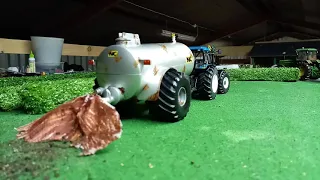 Spreading Slurry With The New Holland (Model Farm Stopmotion 1:32 scale)