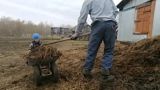 Работаем в огороде!!!