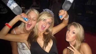 Приколы с пьяными девушками 18+  fun with drunk girls