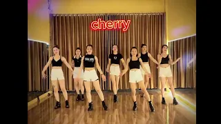 CÔ ĐƠN TRÊN SOFA / CHERRY / YOGA  & ZUMBA